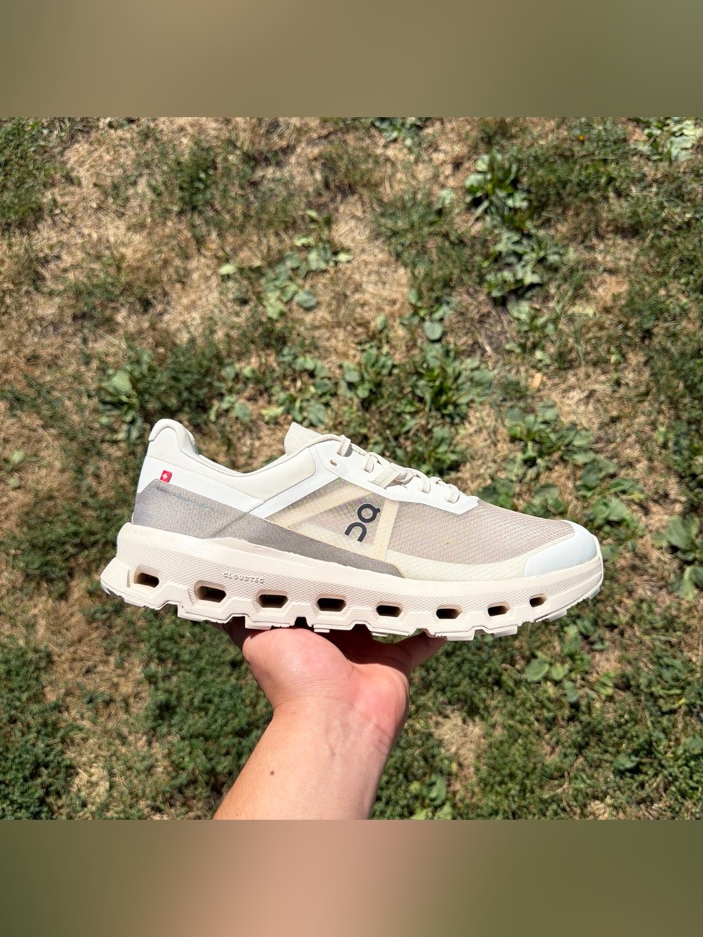 On Cloudvista 2 Cream/Desert (Ivory) Men's Size 11 Trail Running Athletic Shoes